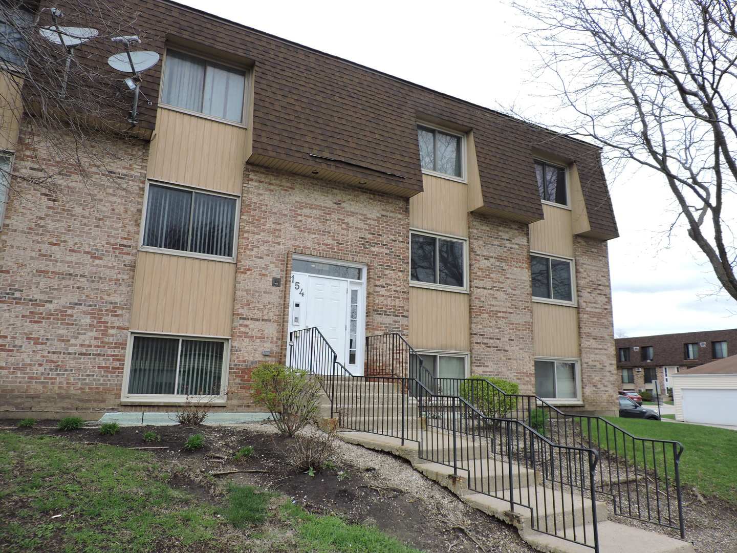 154 S Waters Edge Drive #C, Glendale Heights, IL 60139