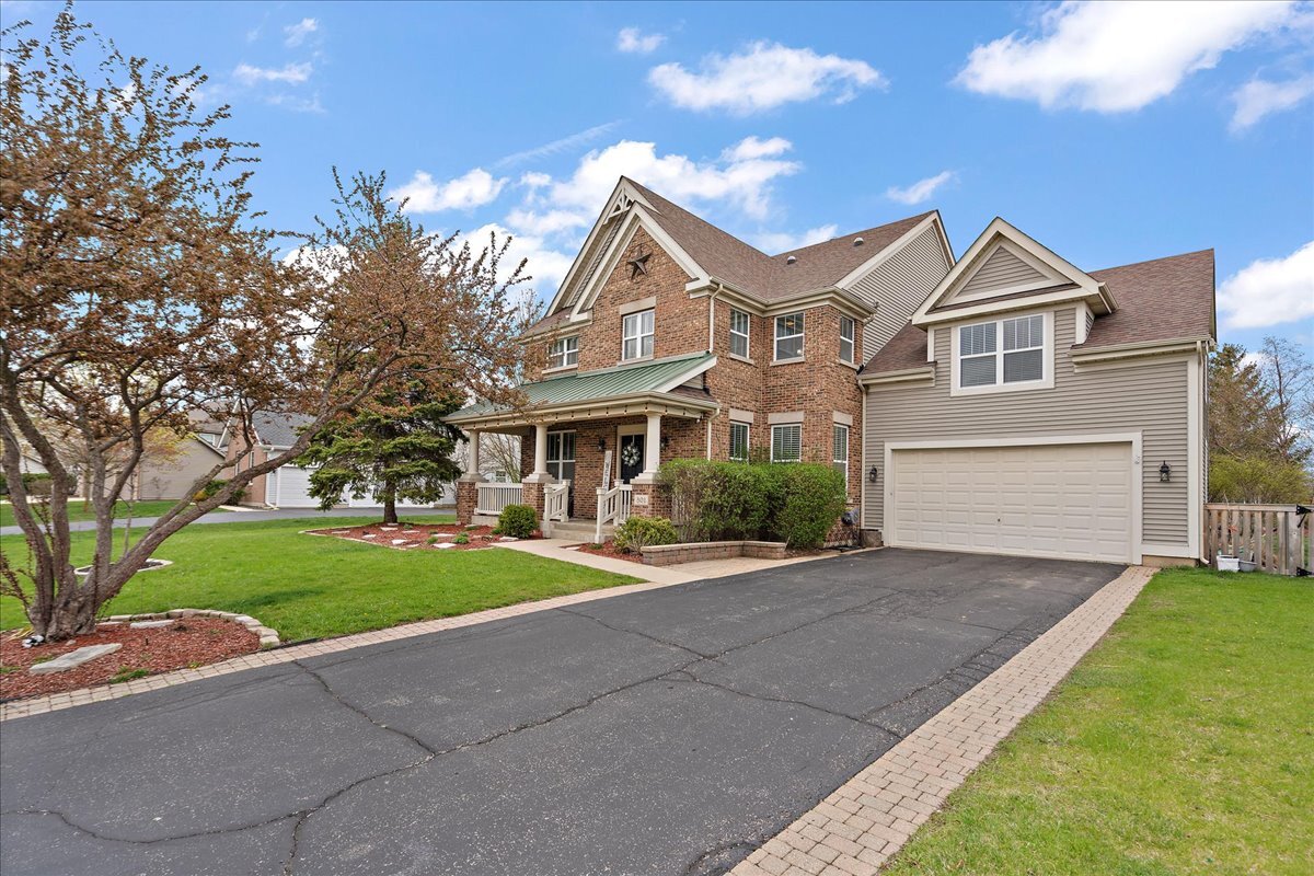 301 Willowbrook Way, Geneva, IL 60134