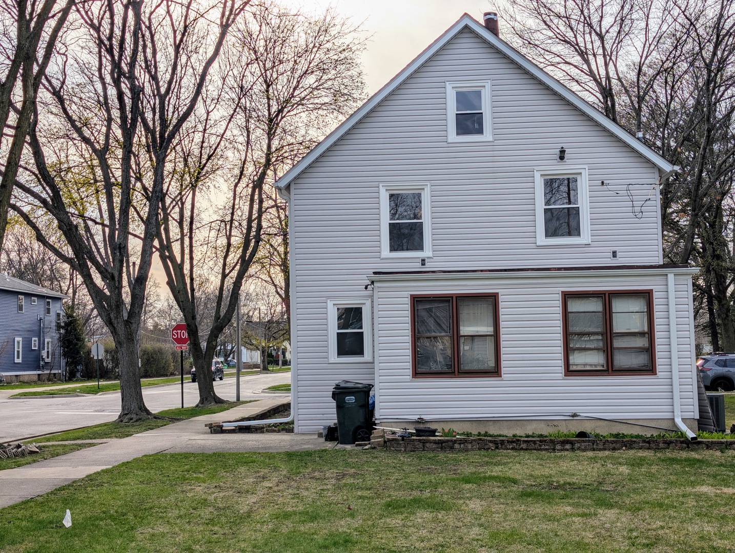 8627 School Street, Morton Grove, IL 60053