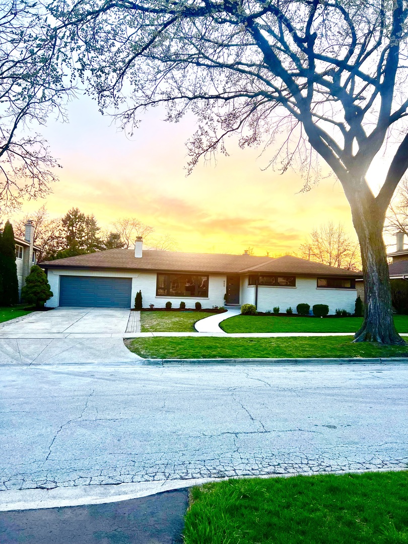 850 S Parkside Avenue, Elmhurst, IL 60126
