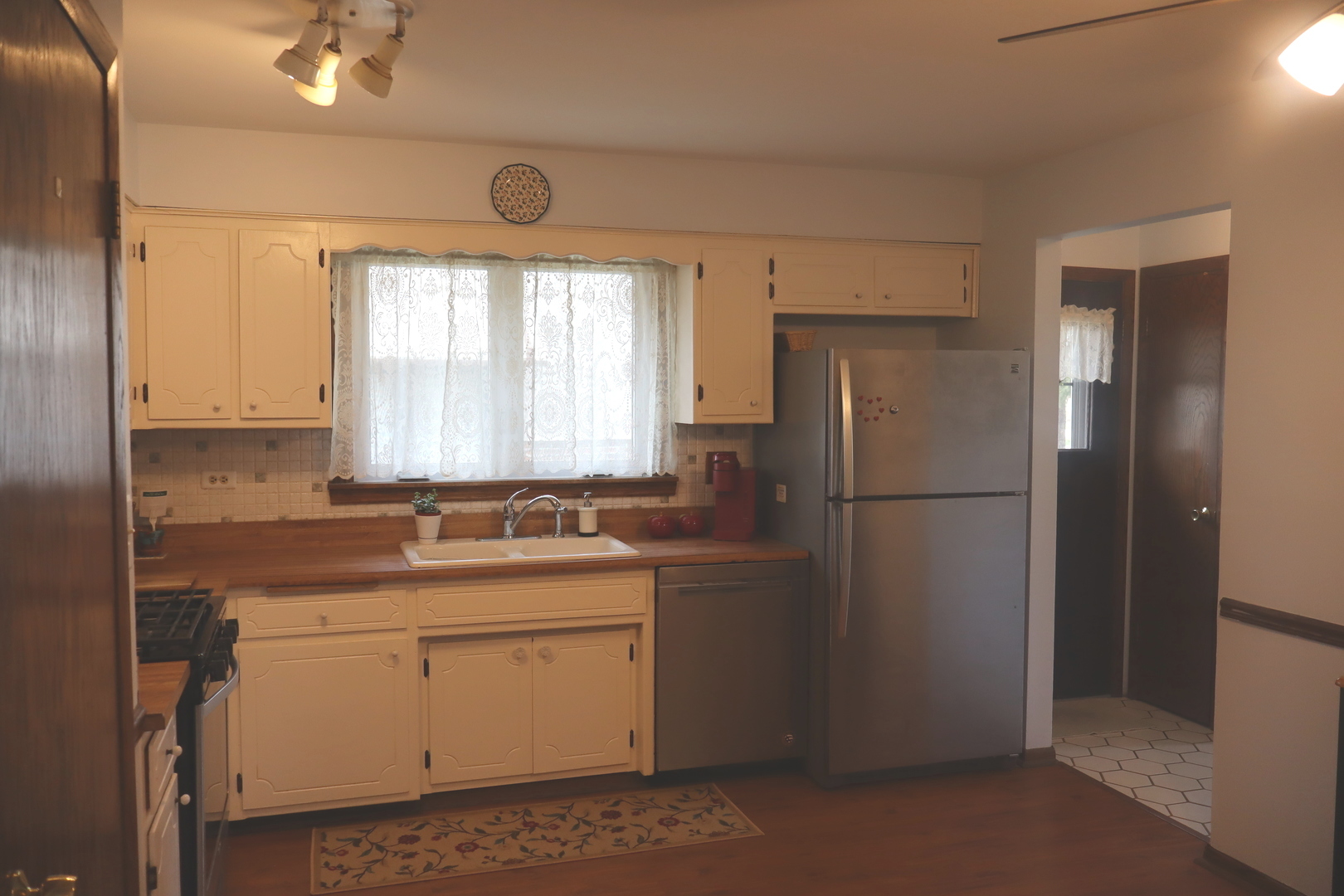 10528 S 81st Court, Palos Hills, IL 60465