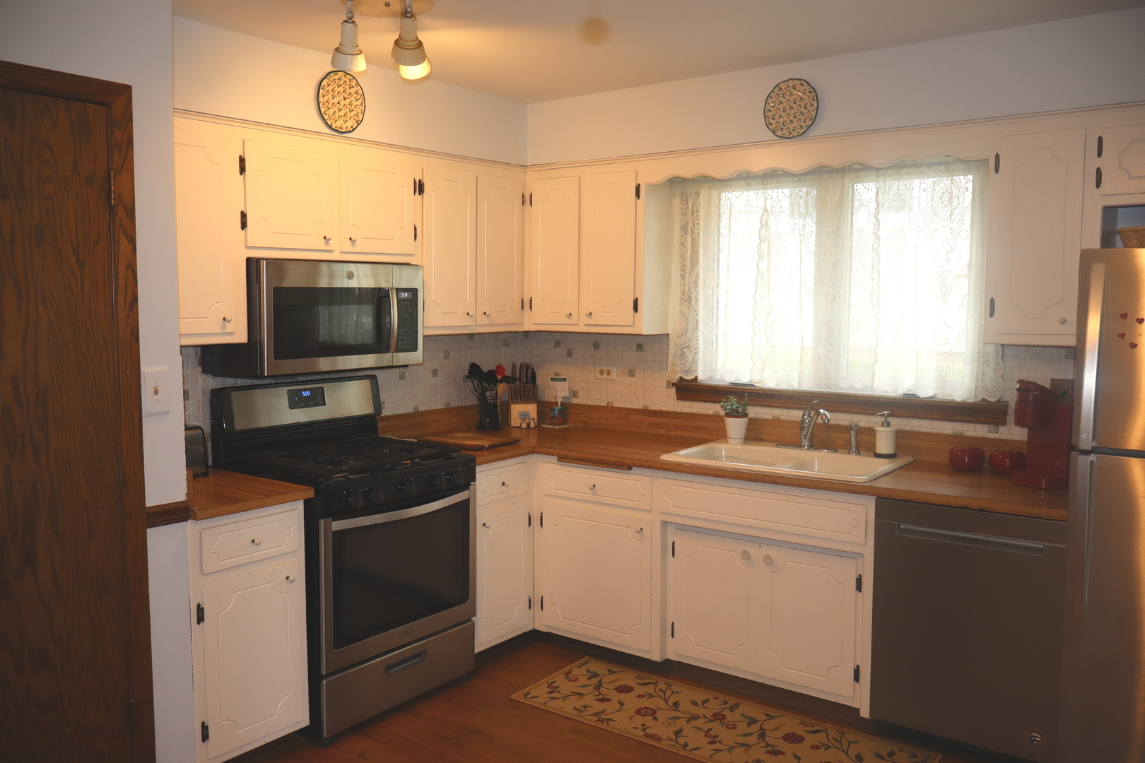 10528 S 81st Court, Palos Hills, IL 60465