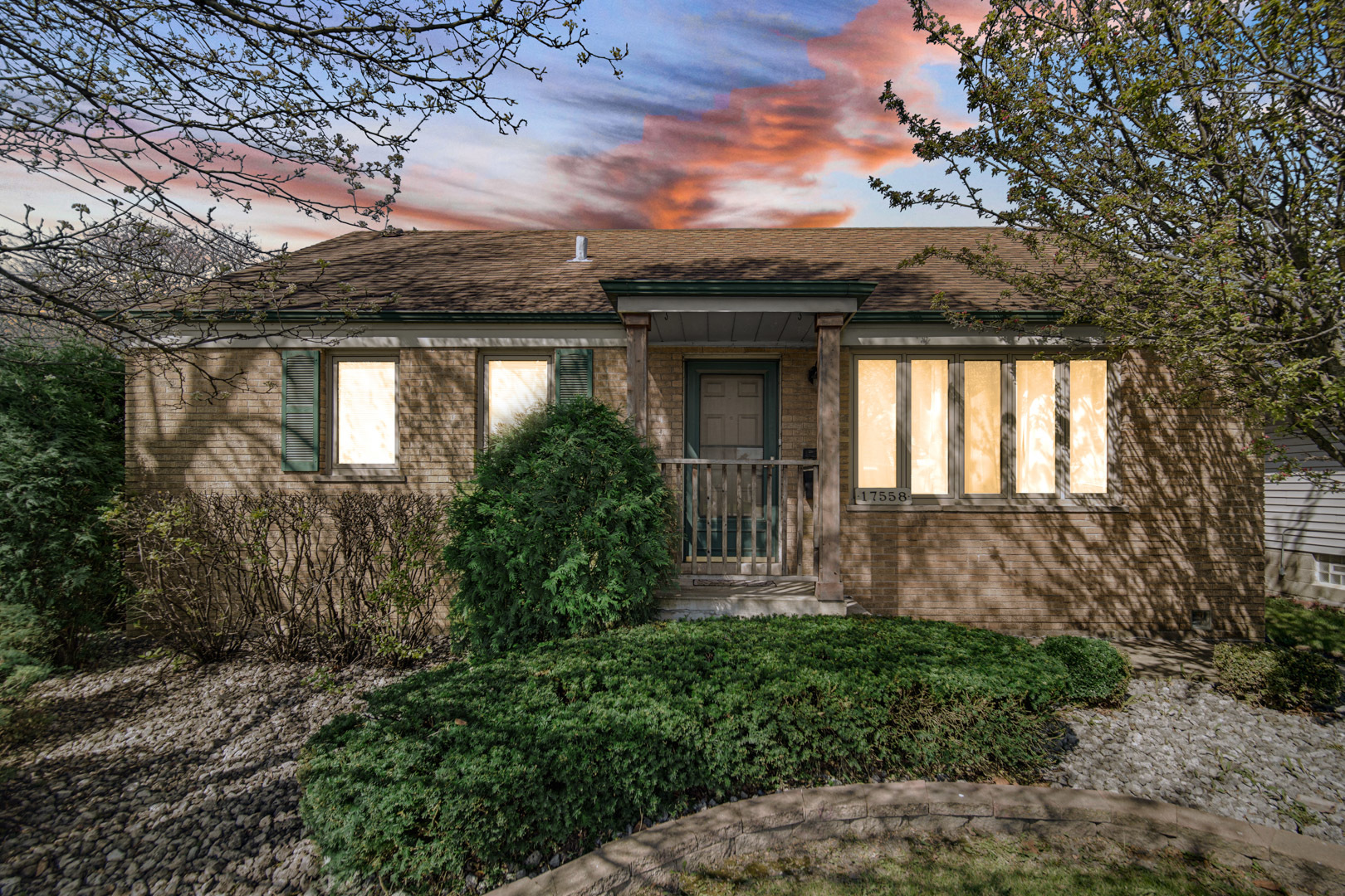 17558 Burnham Avenue, Lansing, IL 60438