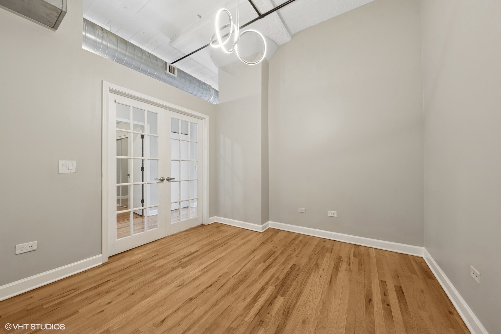 221 E Cullerton Street #517, Chicago, IL 60616