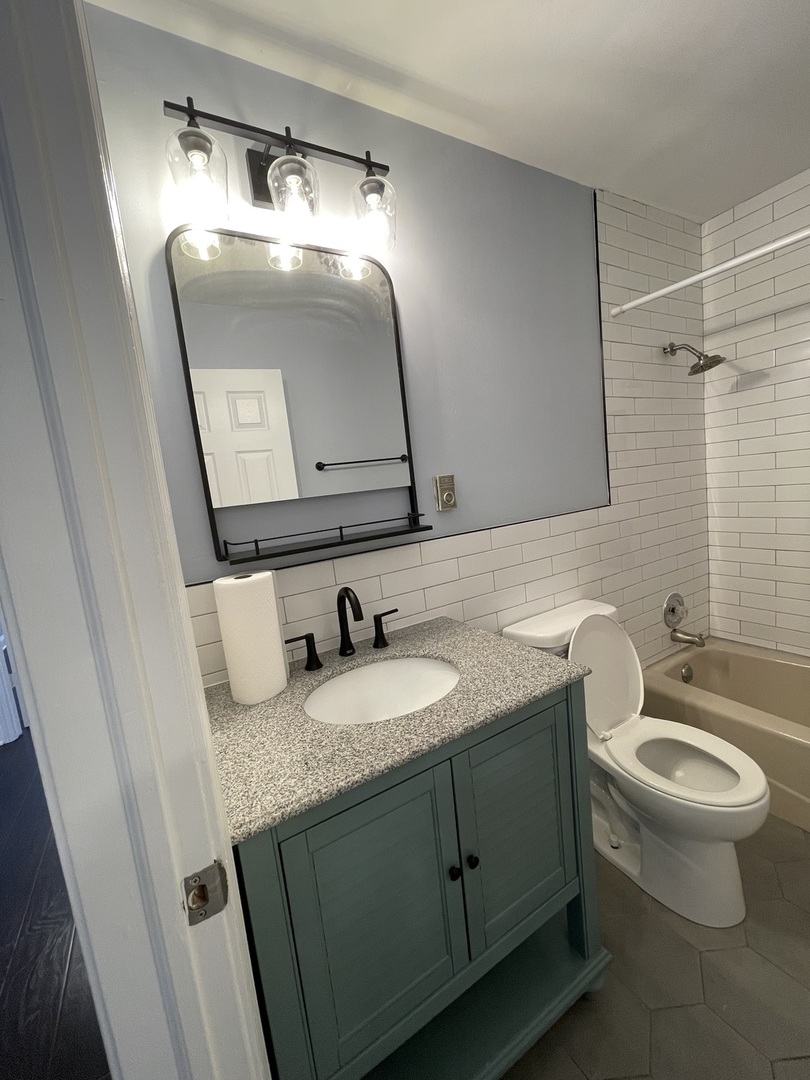 397 POPLAR Avenue #2W, Antioch, IL 60002