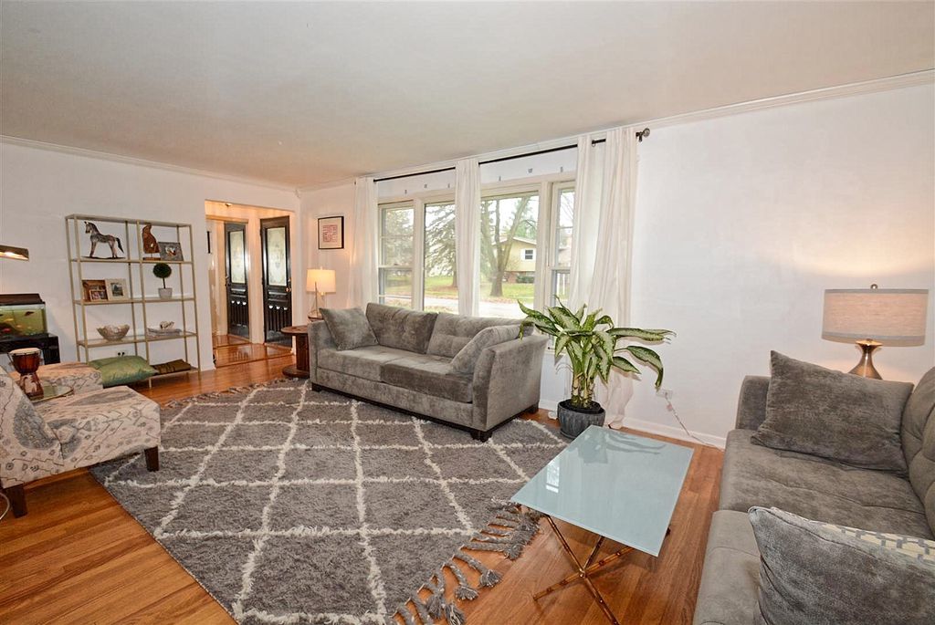 1145 Jane Avenue, Naperville, IL 60540