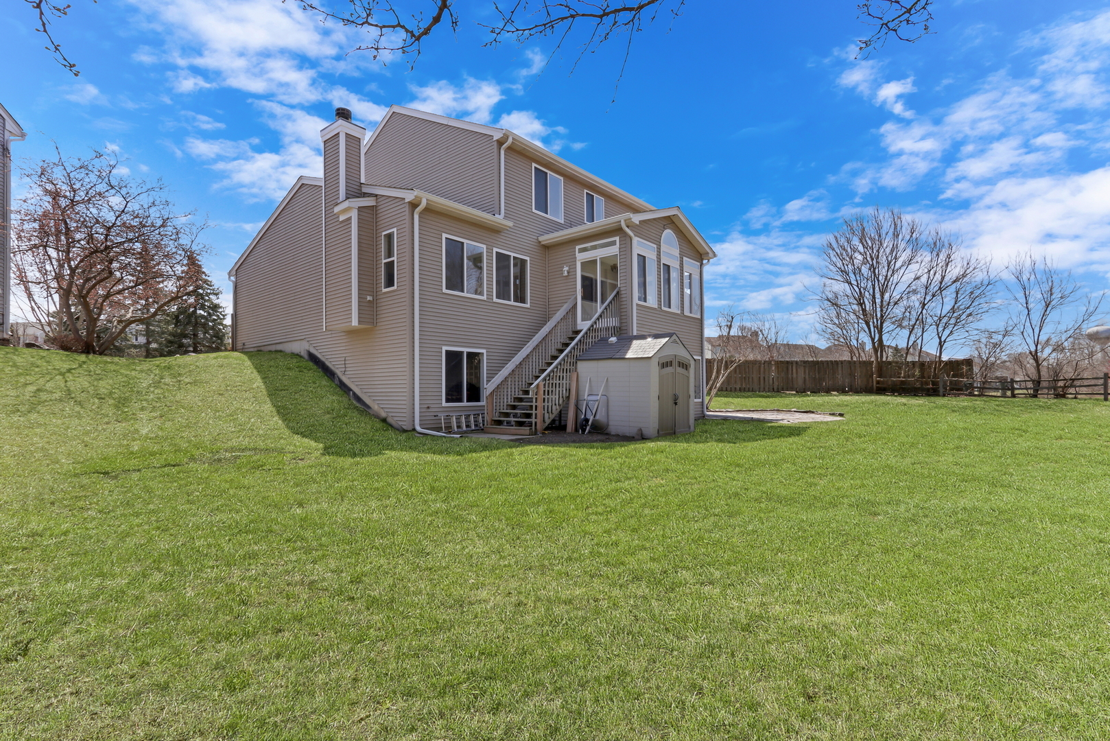 2050 Burr Oak Court, Round Lake, IL 60073
