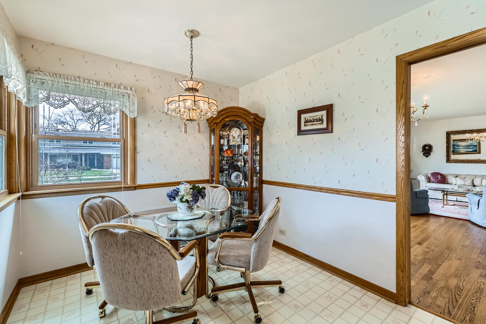 1032 N Drury Lane, Arlington Heights, IL 60004