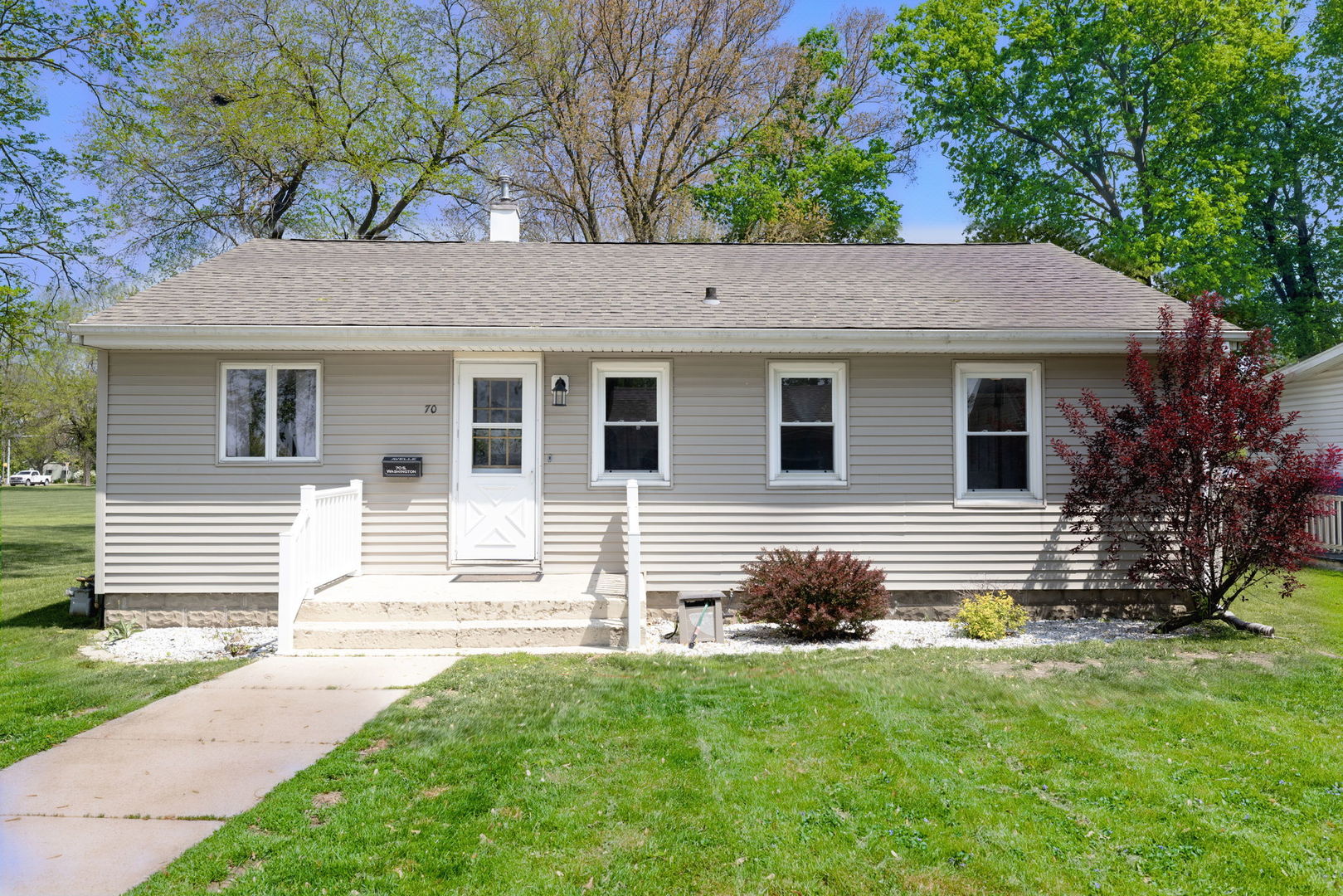 70 S Washington Street, Coal City, IL 60416