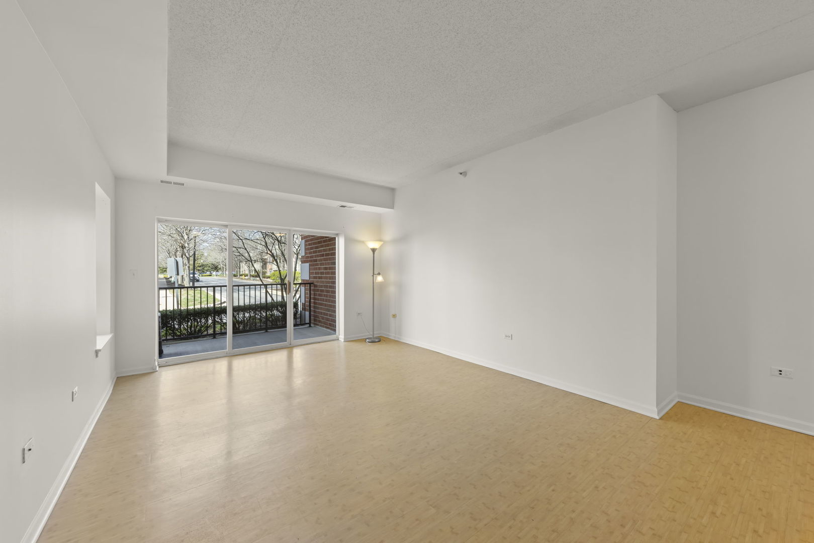 0S099 Lee Court #106, Winfield, IL 60190