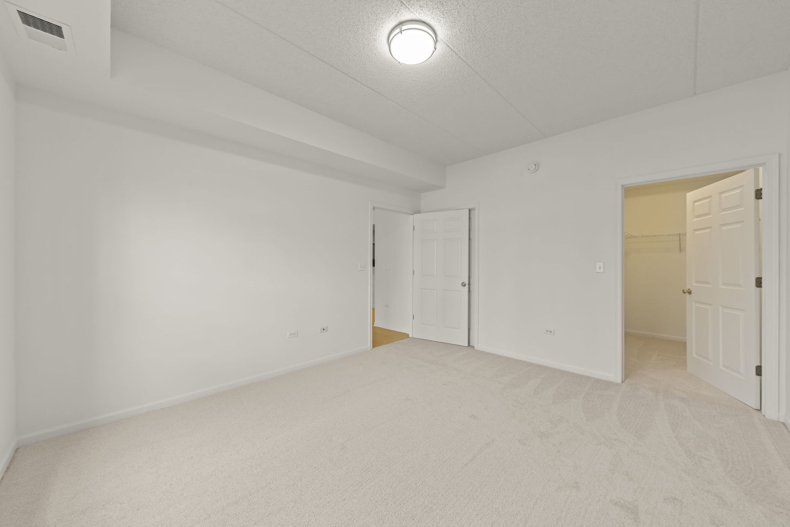 0S099 Lee Court #106, Winfield, IL 60190