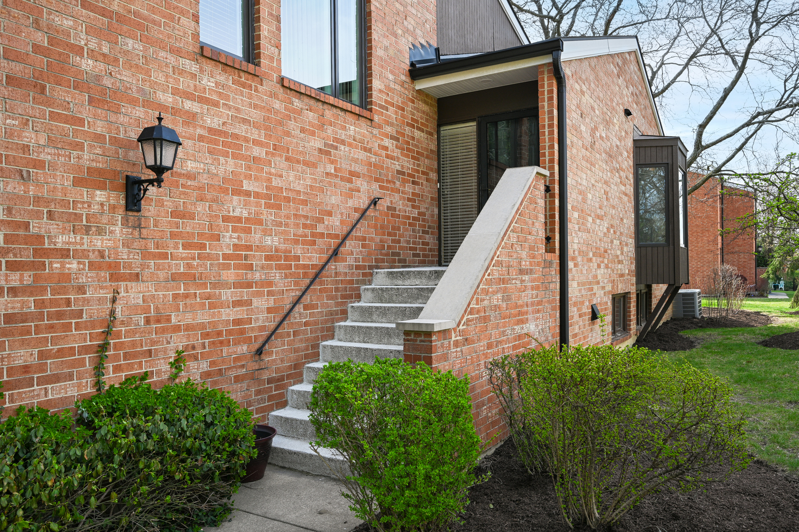 19w261 Gloucester Way Way, Oak Brook, IL 60523