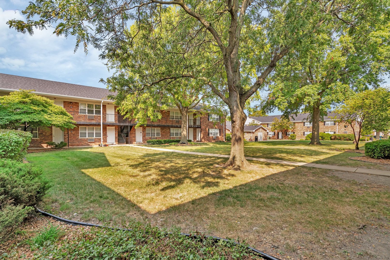 15 Briar Street #22, Glen Ellyn, IL 60137