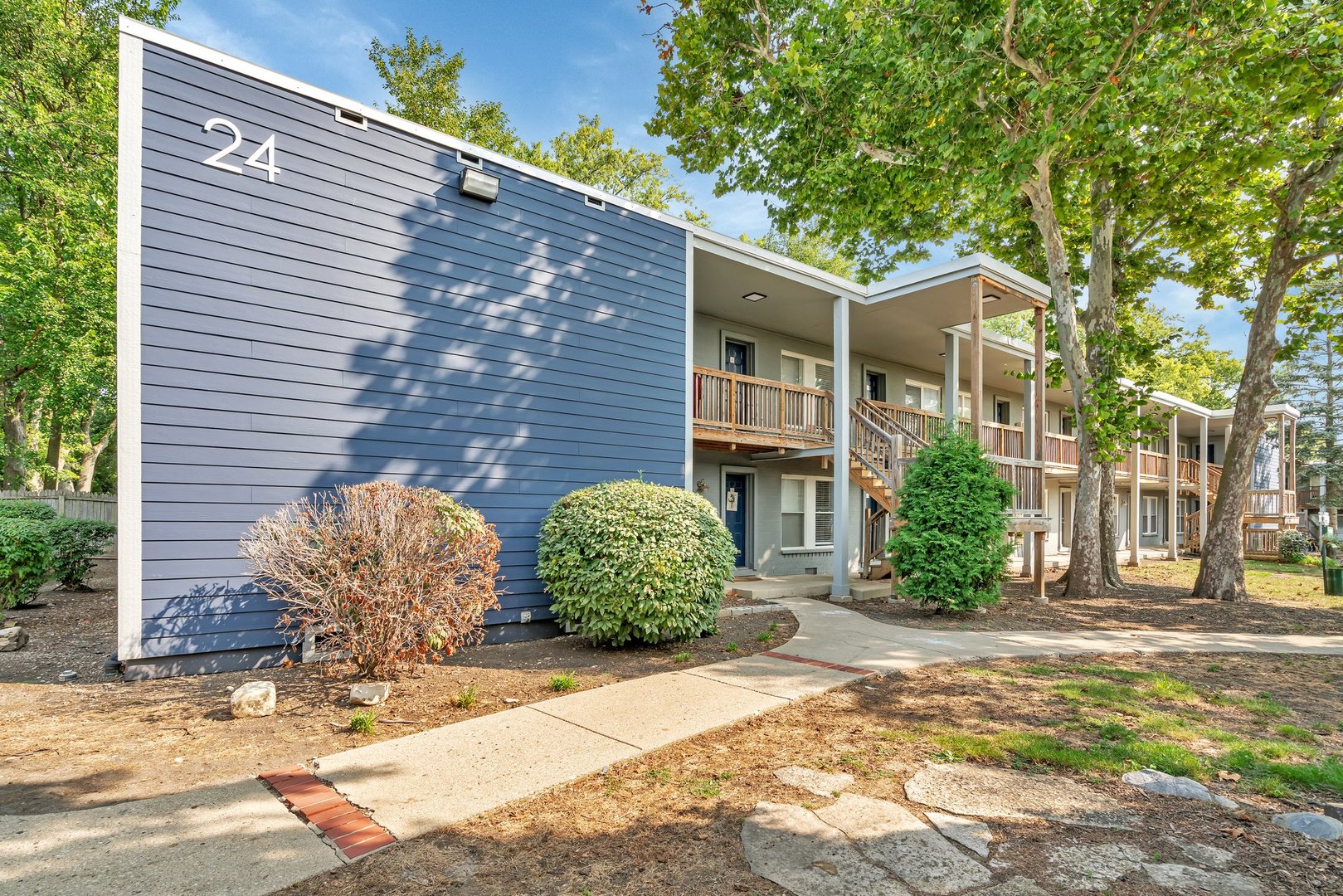 18 N Parkside Avenue #2H, Glen Ellyn, IL 60137