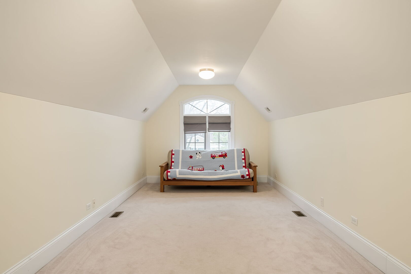 835 S Chatham Avenue, Elmhurst, IL 60126