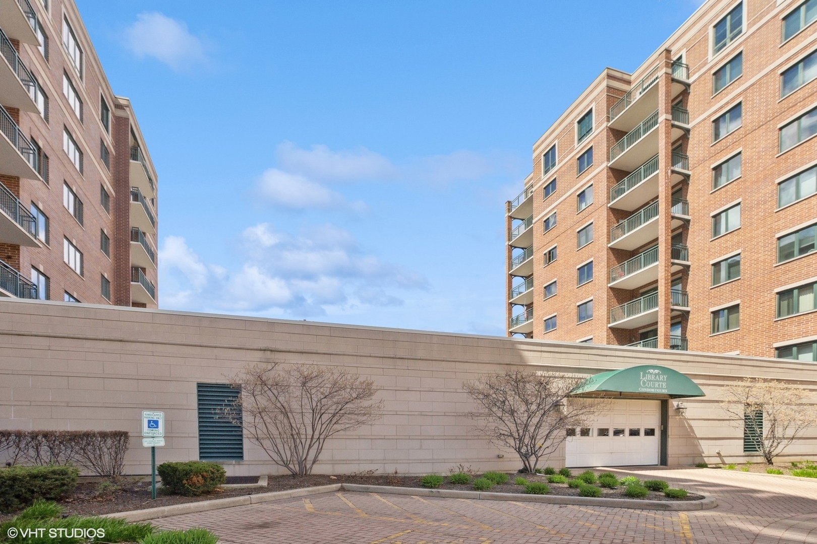 770 Pearson Street #712, Des Plaines, IL 60016