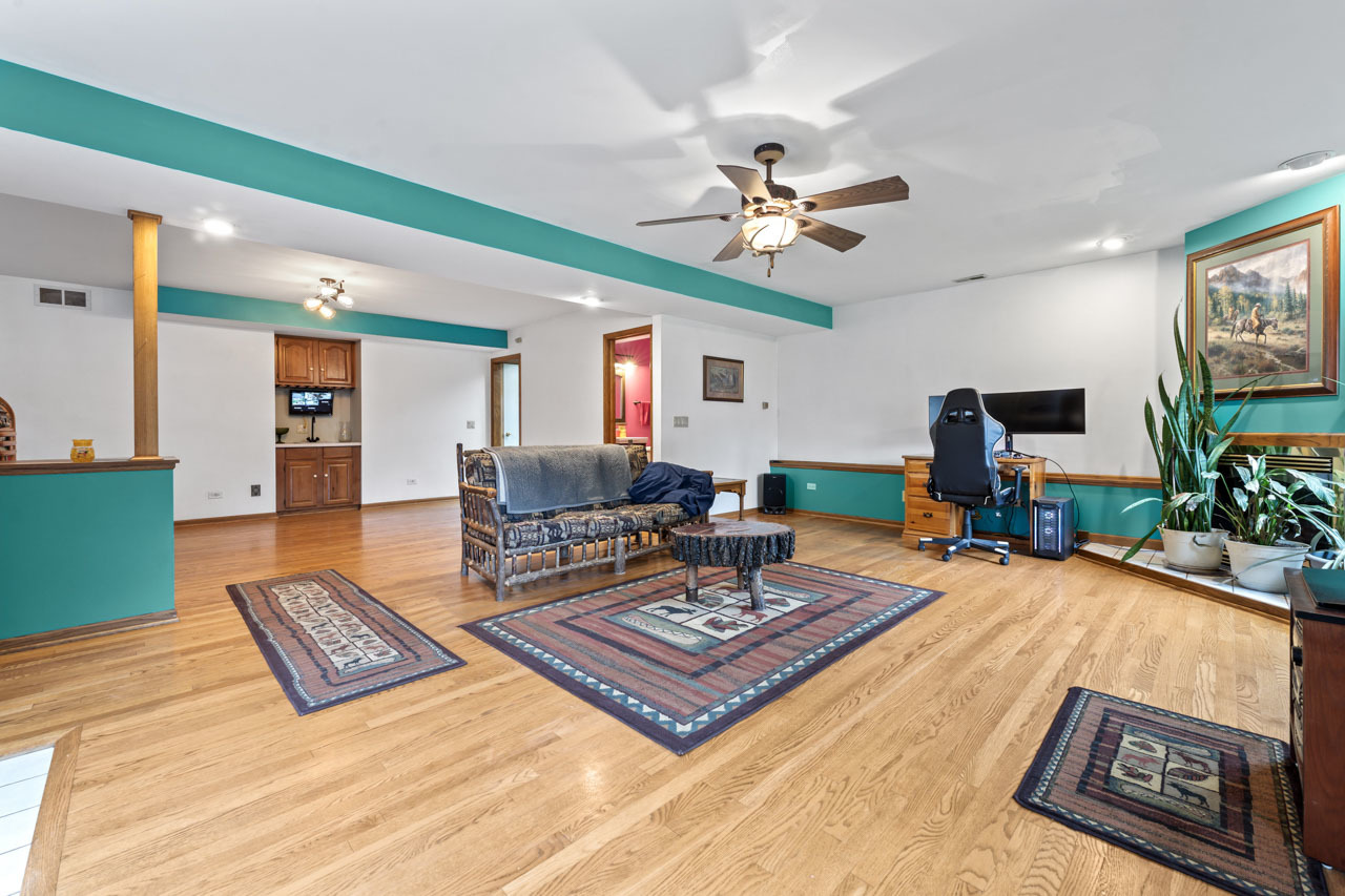 1218 Bunker Street, Woodstock, IL 60098