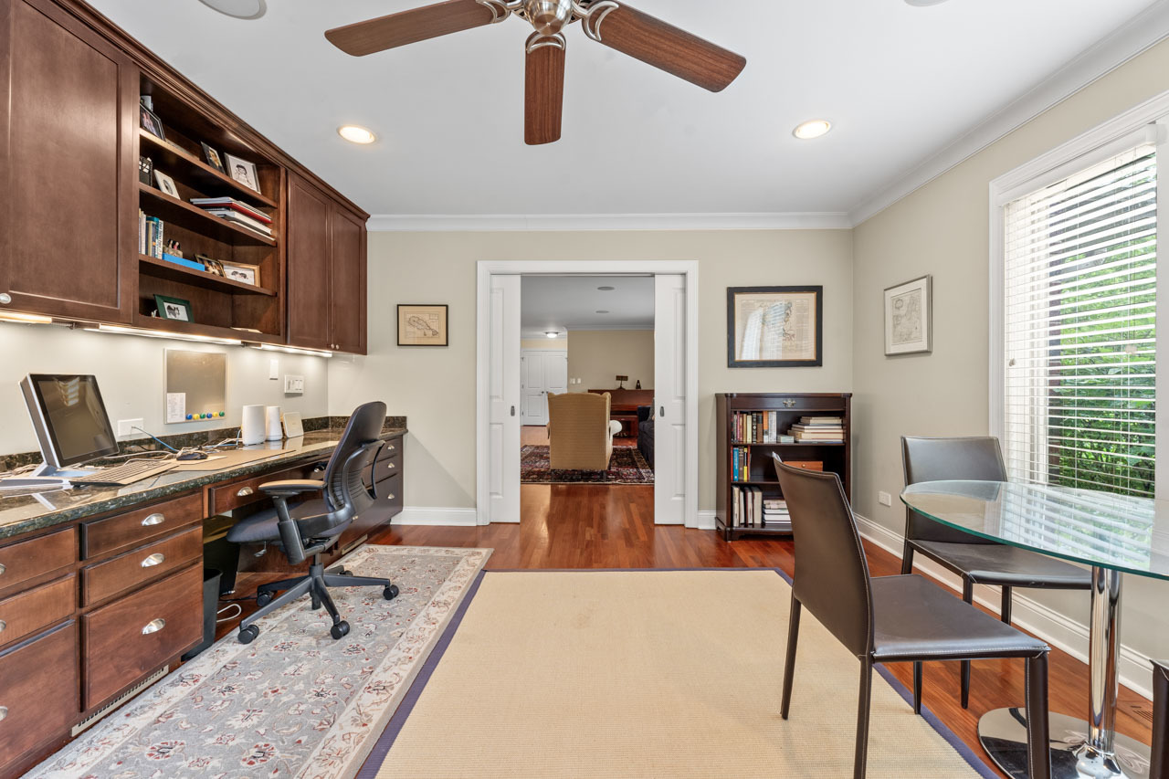 860 Kenton Road, Deerfield, IL 60015