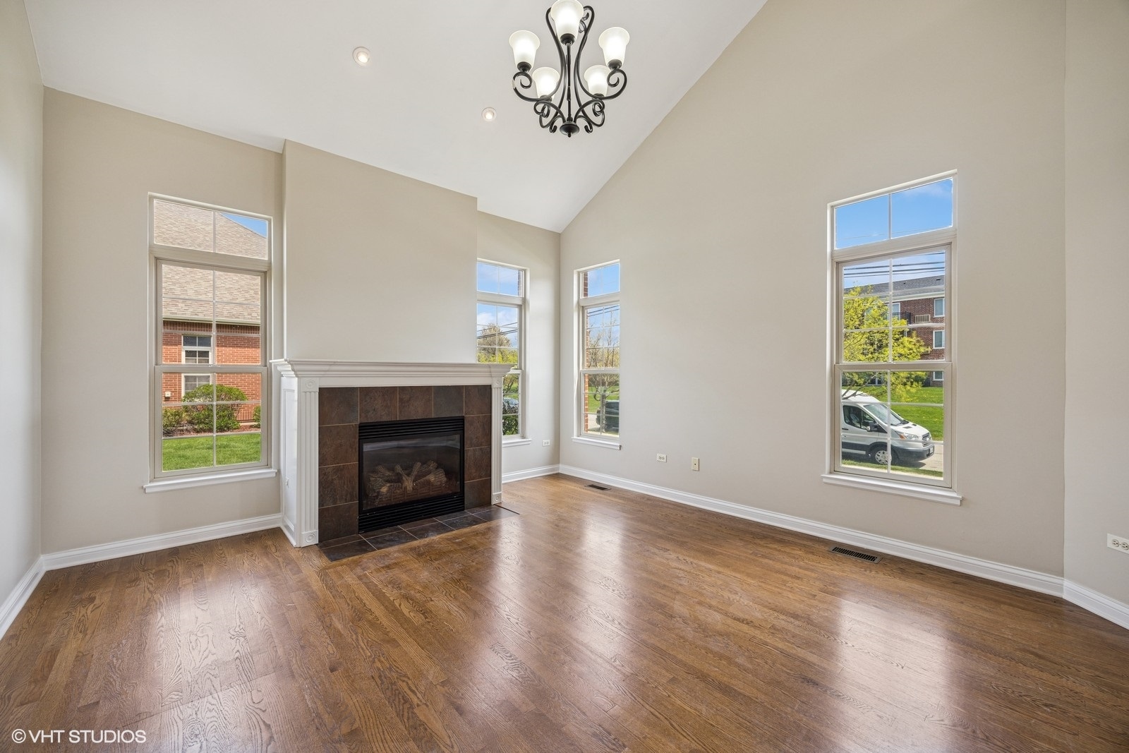 4402 Lainie Circle, Glenview, IL 60026