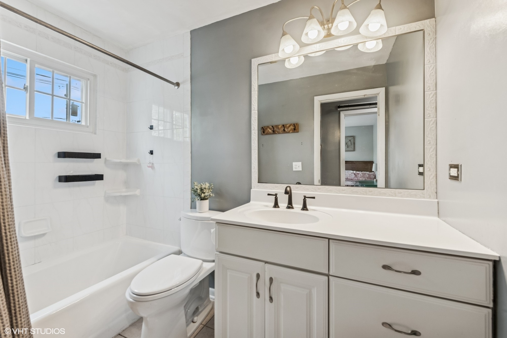 786 S Swain Avenue, Elmhurst, IL 60126