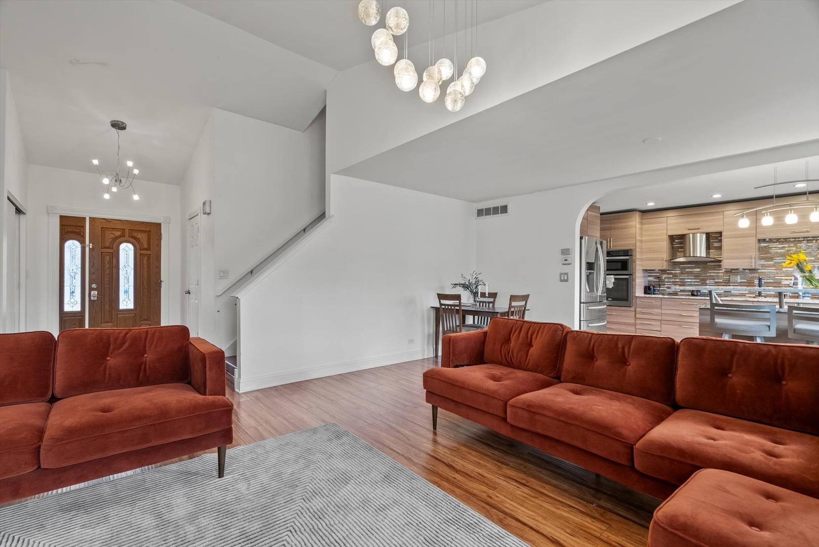 6515 BARCLAY Court, Downers Grove, IL 60516