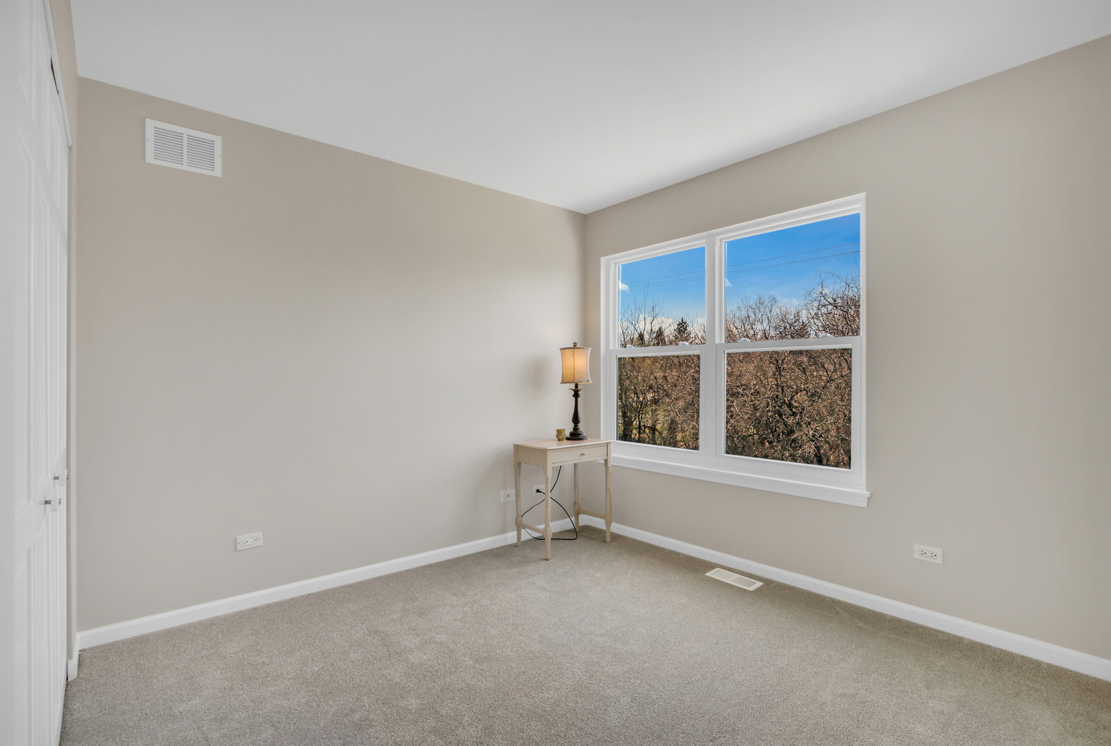 586 Sycamore Circle, Wauconda, IL 60084