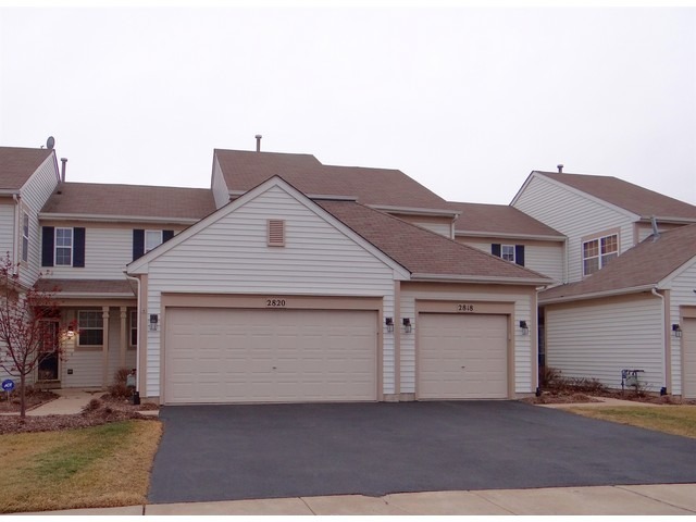 2820 White Thorn Circle #2820, Naperville, IL 60564