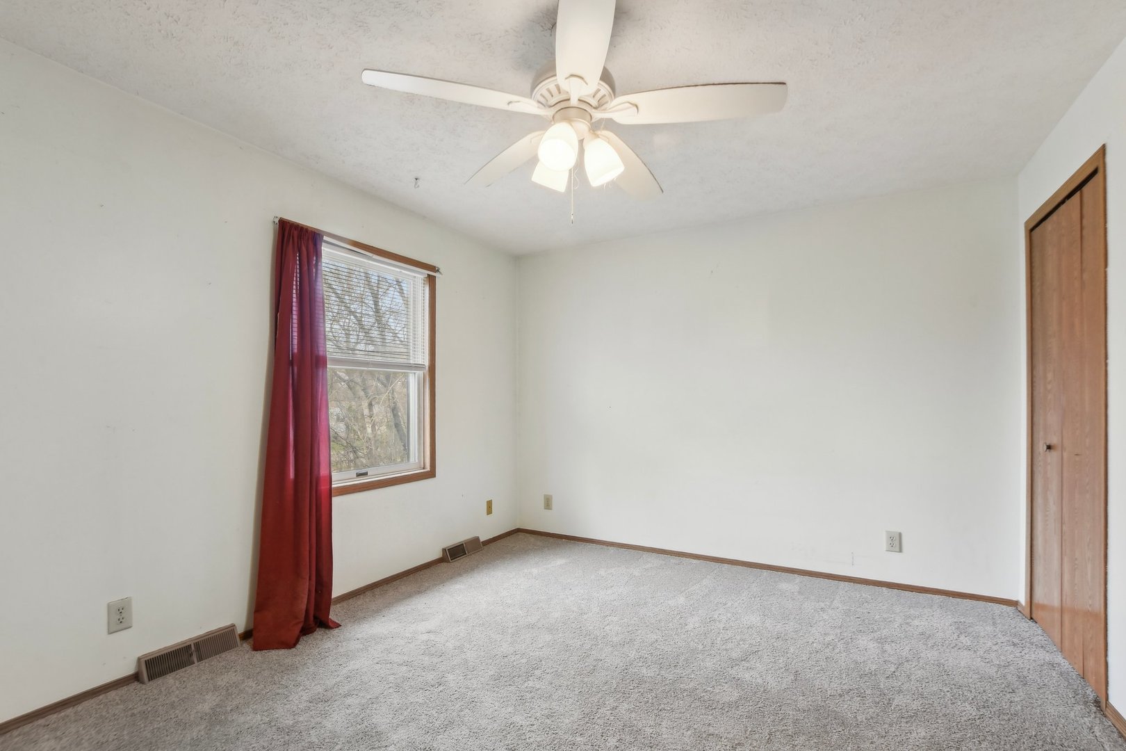 34746 N Gerberding Avenue, Ingleside, IL 60041