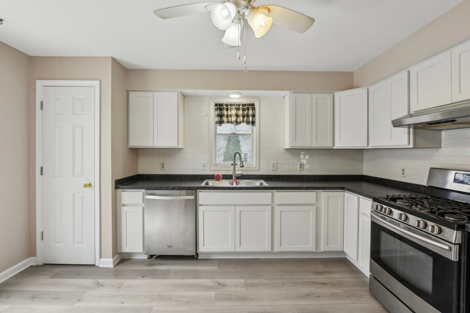 34746 N Gerberding Avenue, Ingleside, IL 60041