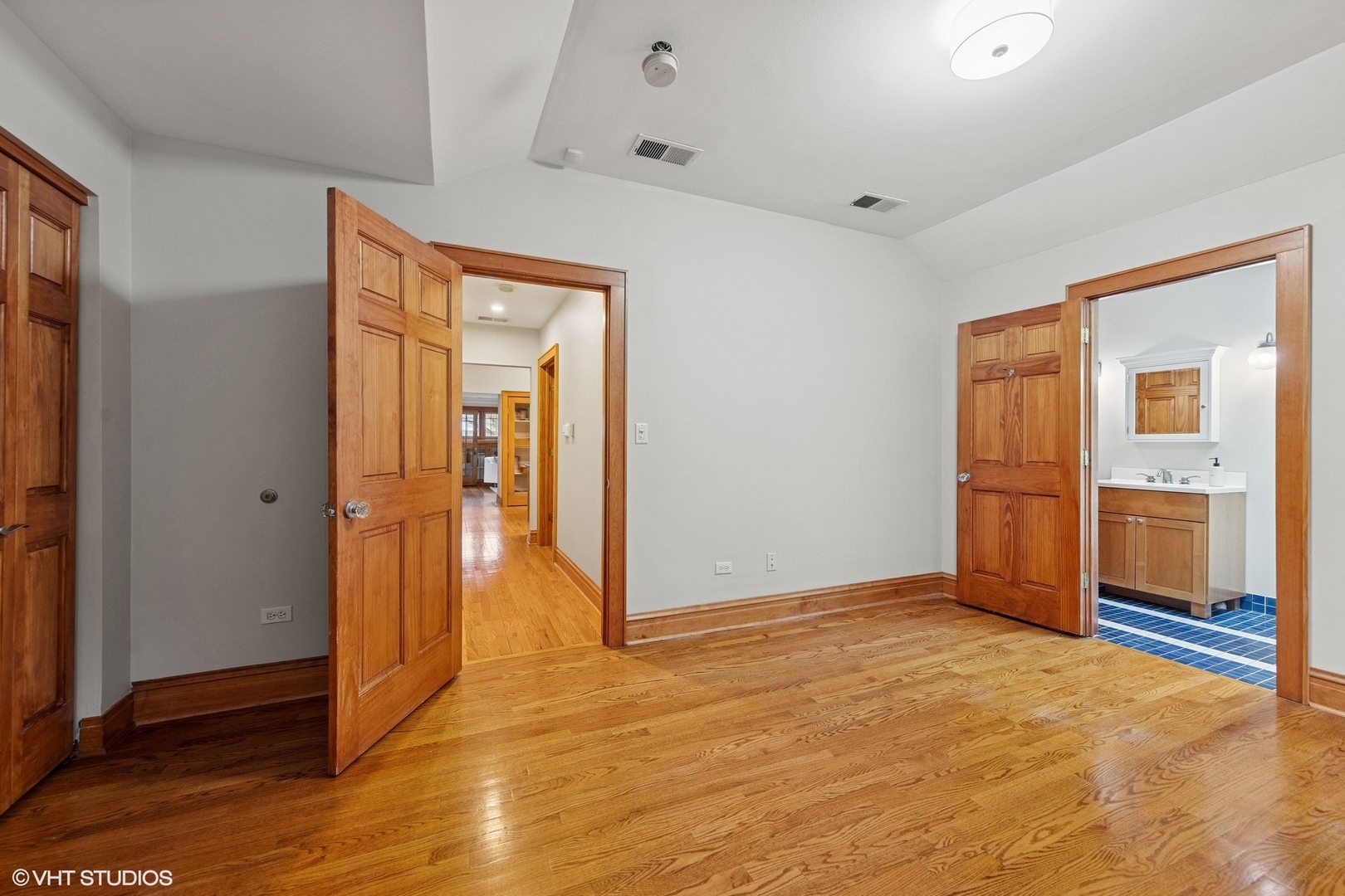 373 Forest Avenue, Glen Ellyn, IL 60137