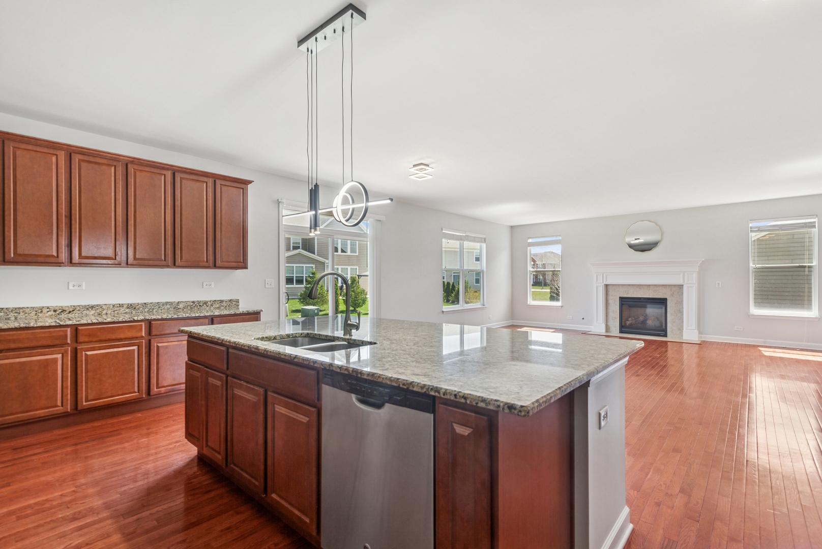 5927 Sanctuary Street, Lisle, IL 60532