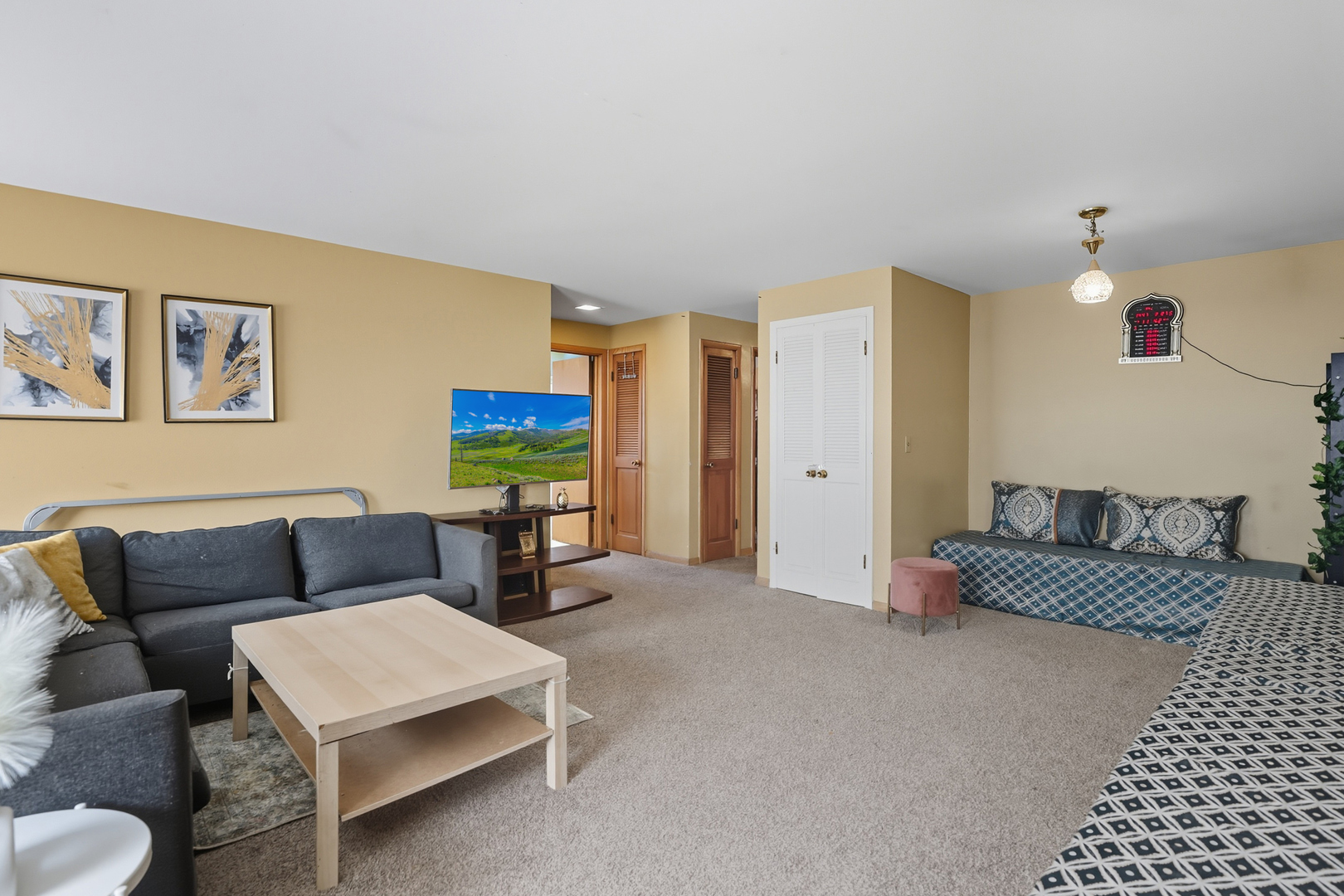 4107 N Keeler Avenue #2H, Chicago, IL 60641