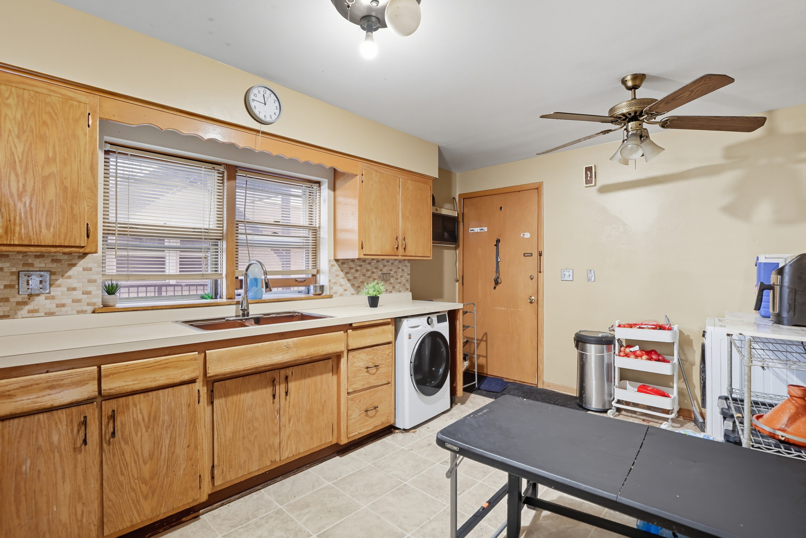 4107 N Keeler Avenue #2H, Chicago, IL 60641