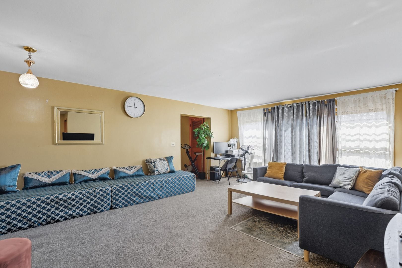 4107 N Keeler Avenue #2H, Chicago, IL 60641