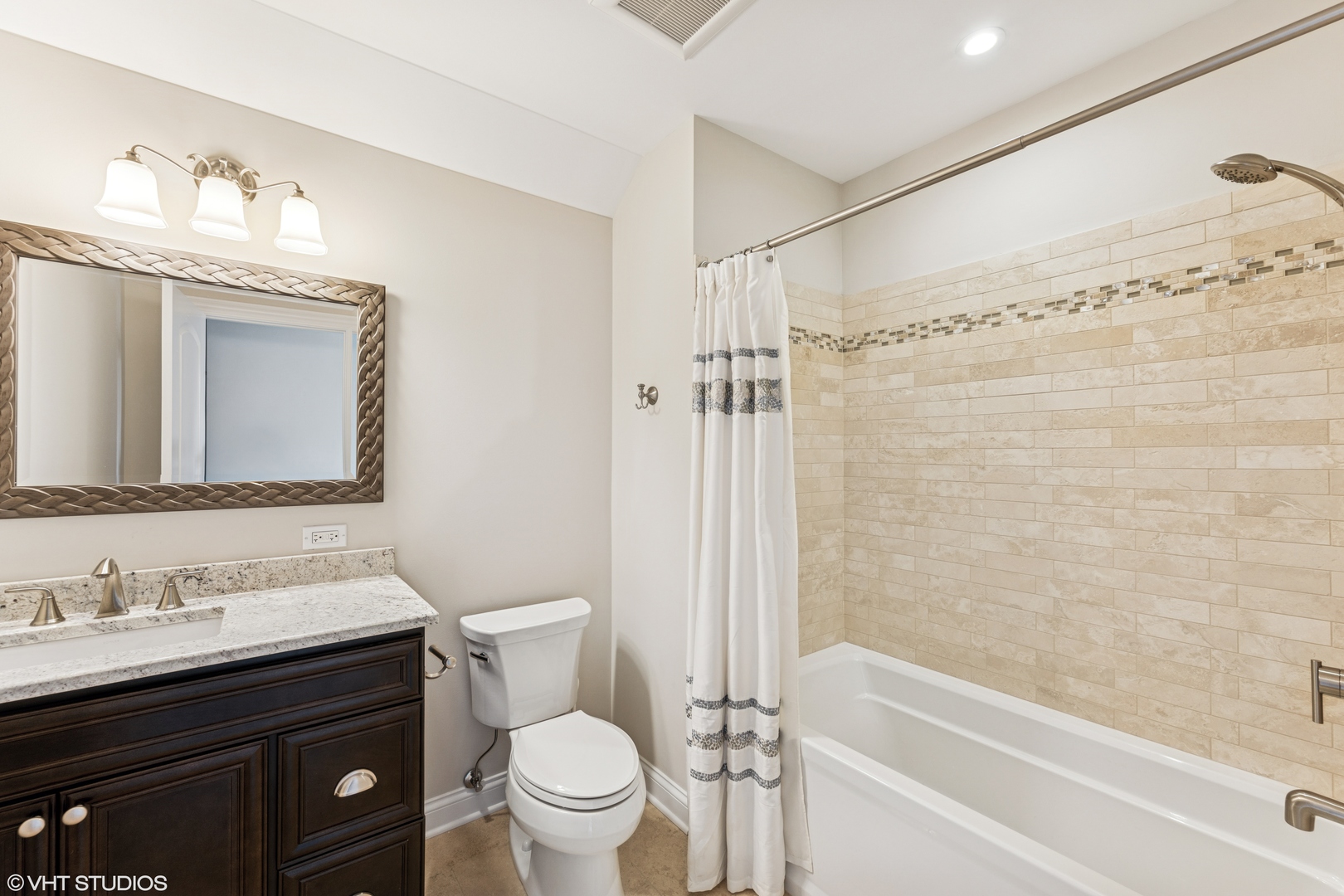 601 S Burton Place, Arlington Heights, IL 60005