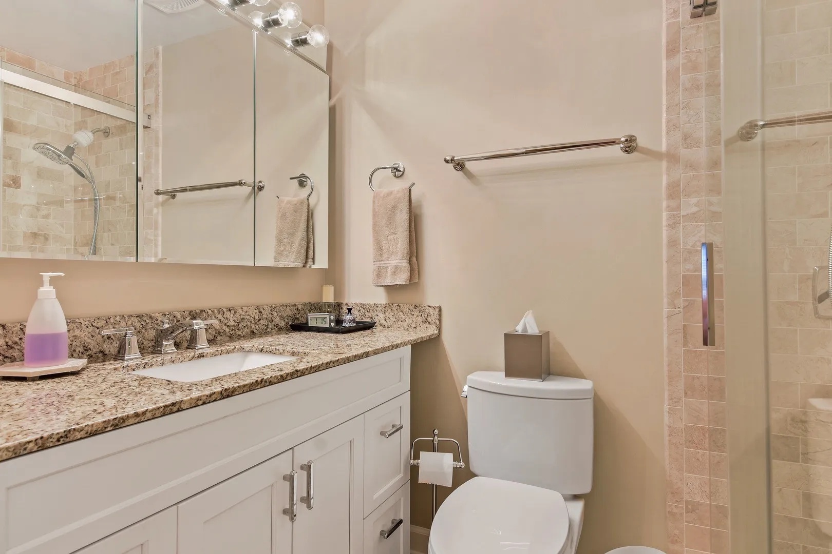 1230 Park Avenue #205, Highland Park, IL 60035