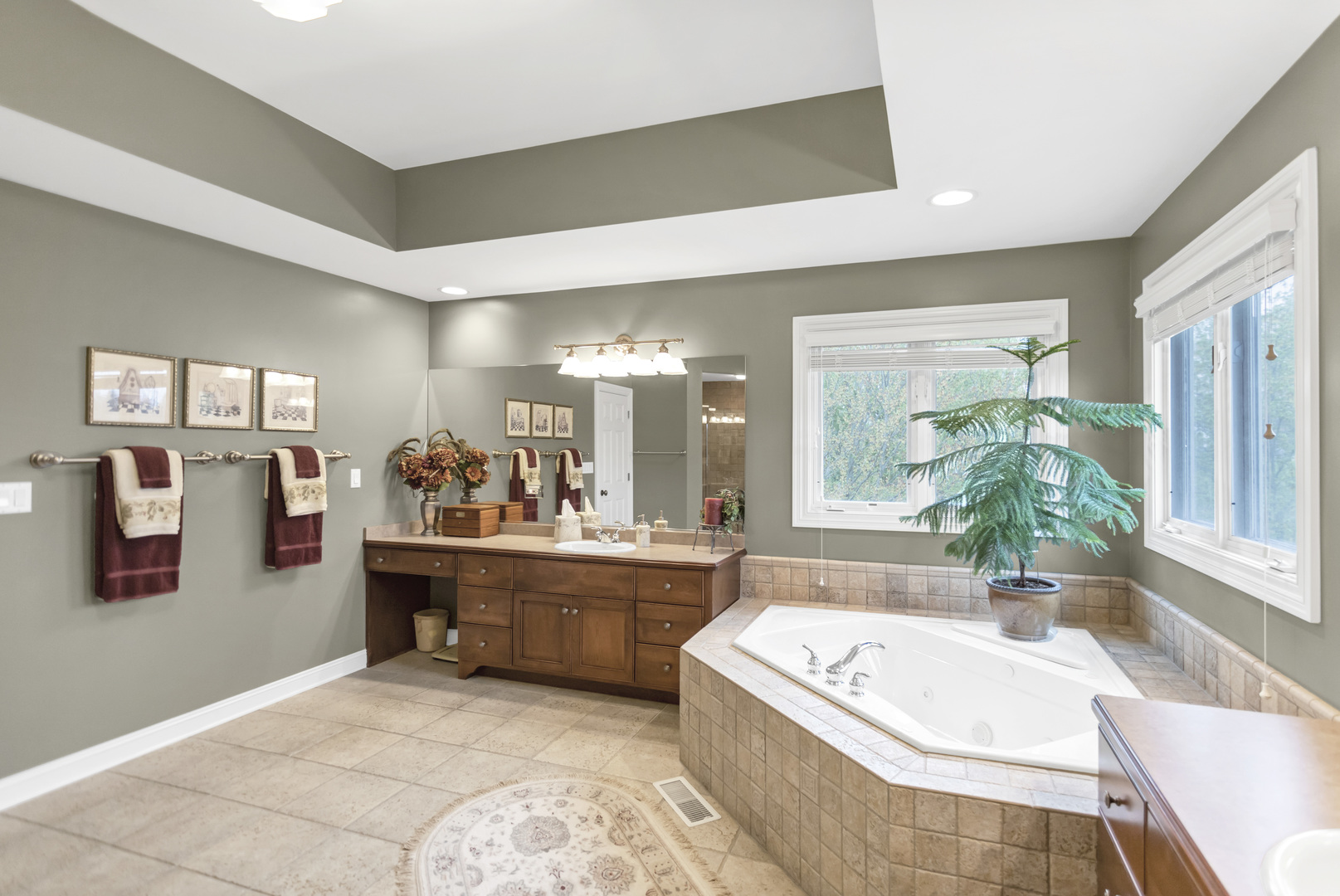 2559 Bird Lane, Batavia, IL 60510