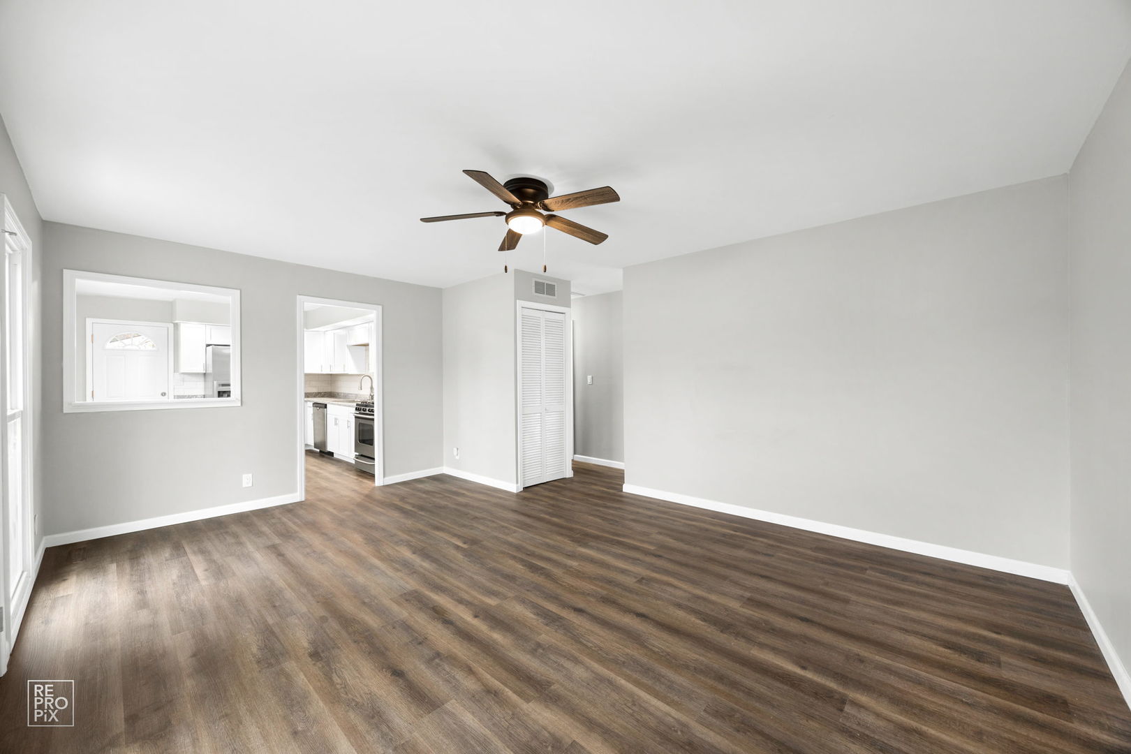 205 E Streamwood Boulevard, Streamwood, IL 60107