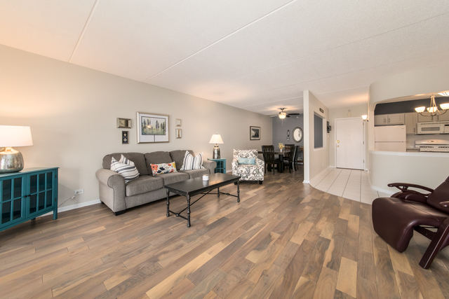 400 S Northwest Highway #309, Park Ridge, IL 60068