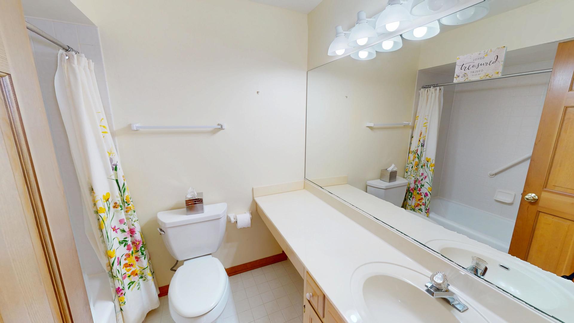 2013 Waverly Circle, St. Charles, IL 60174