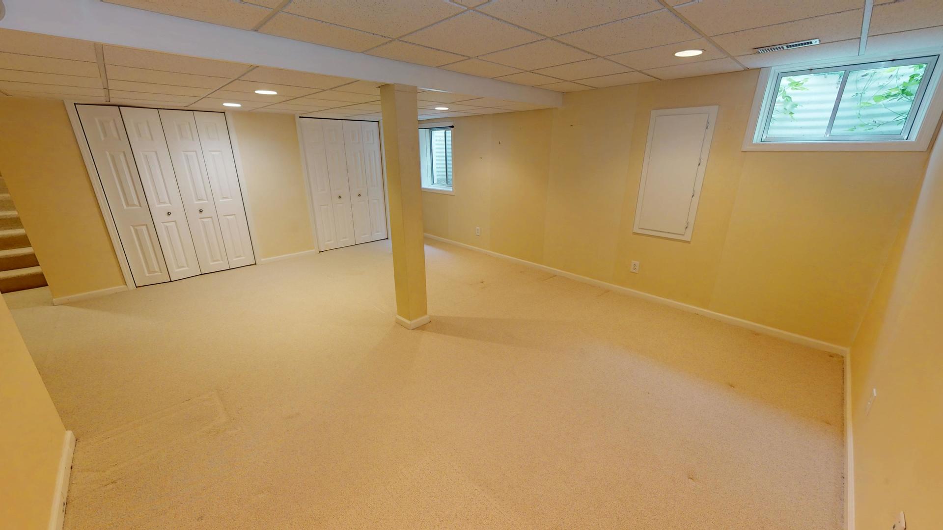 2013 Waverly Circle, St. Charles, IL 60174