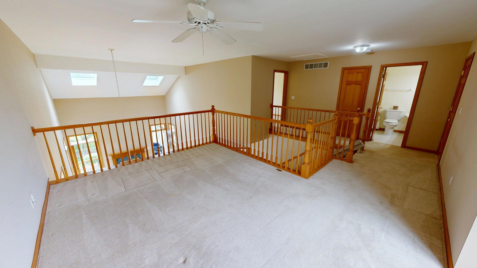 2013 Waverly Circle, St. Charles, IL 60174