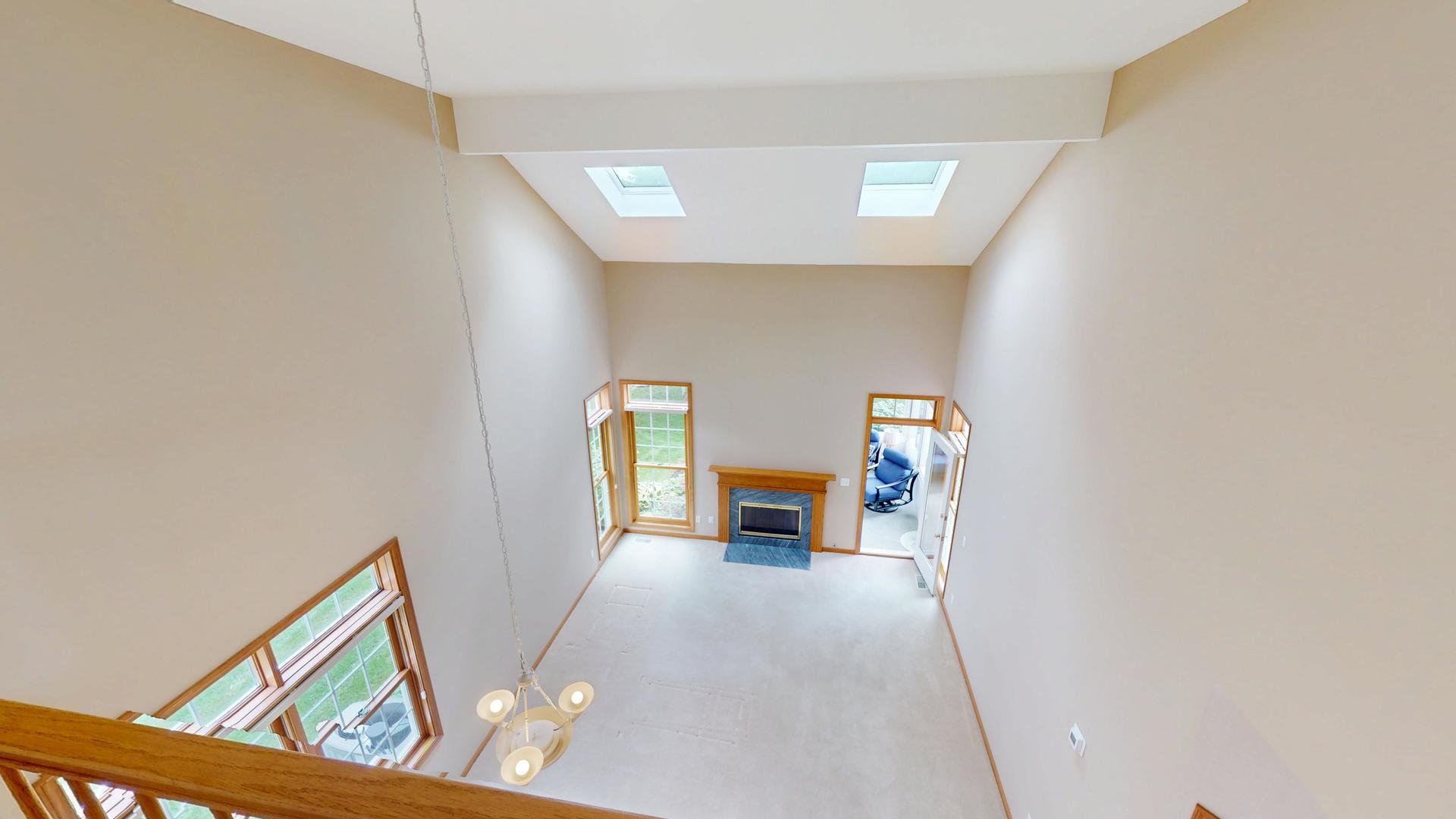 2013 Waverly Circle, St. Charles, IL 60174