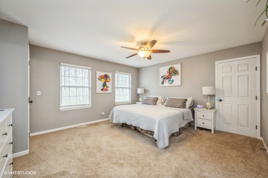 1391 Laurel Oaks Drive, Streamwood, IL 60107