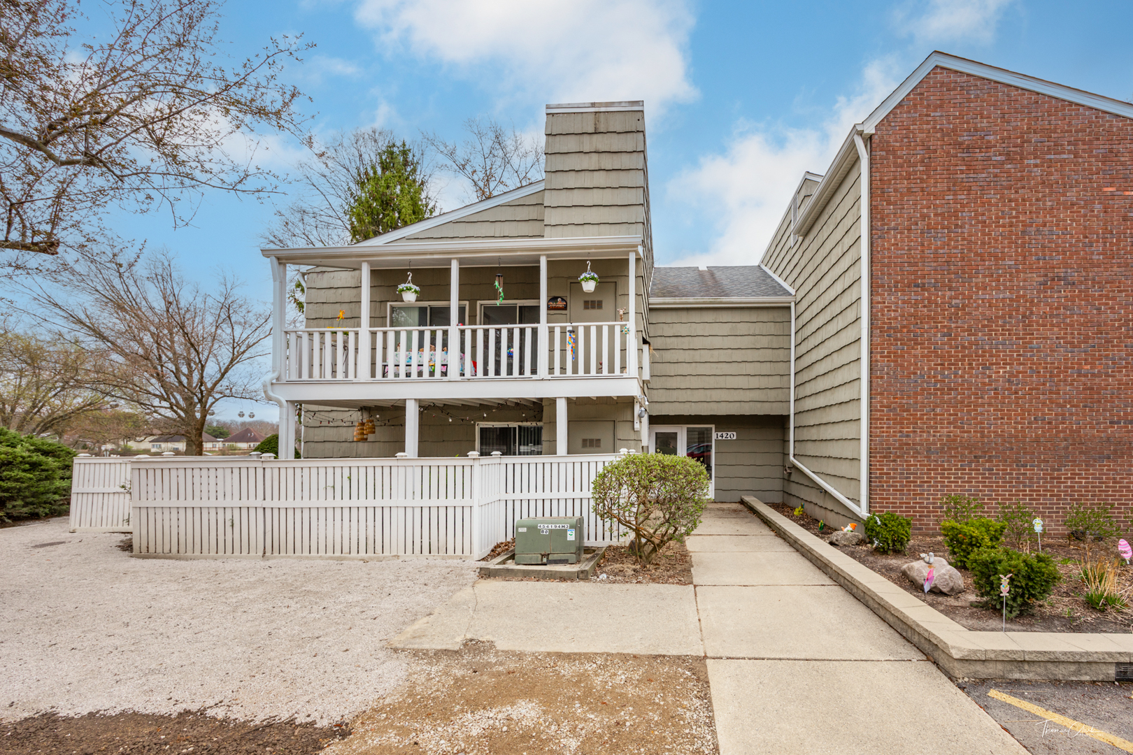 1420 Stonebridge Trail #2-2, Wheaton, IL 60189