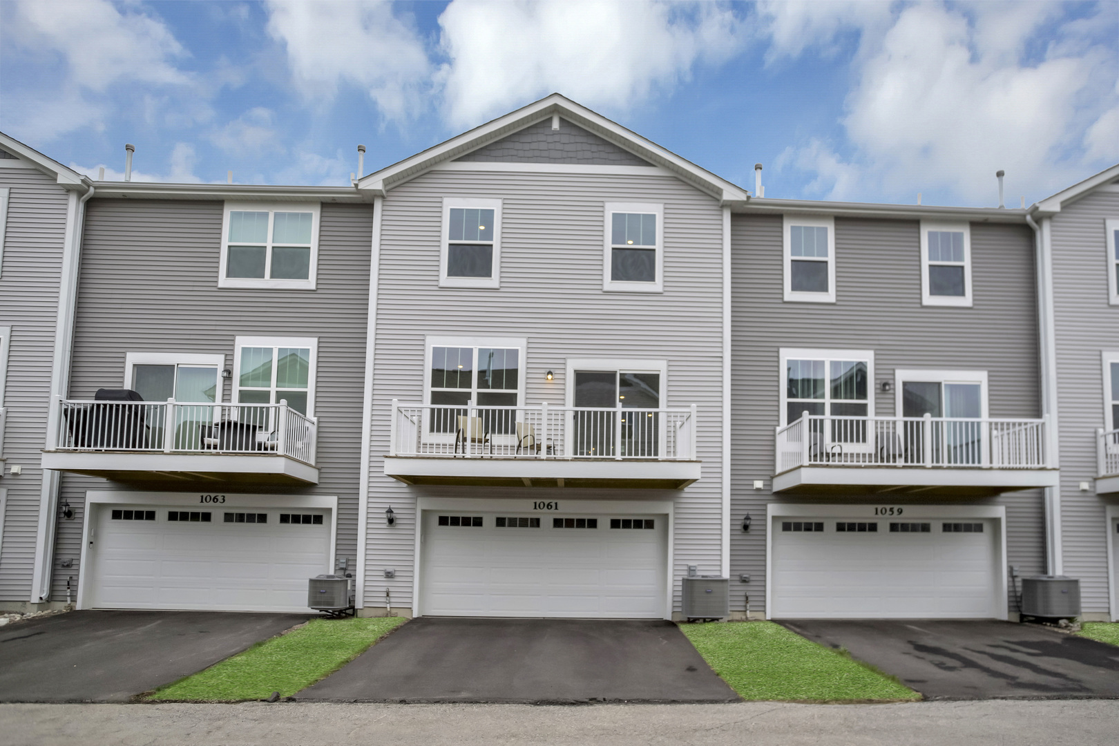 1061 Atterberg Road, South Elgin, IL 60177