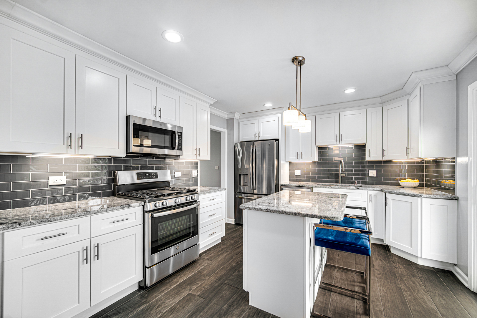 1214 Laurel Court, Downers Grove, IL 60515