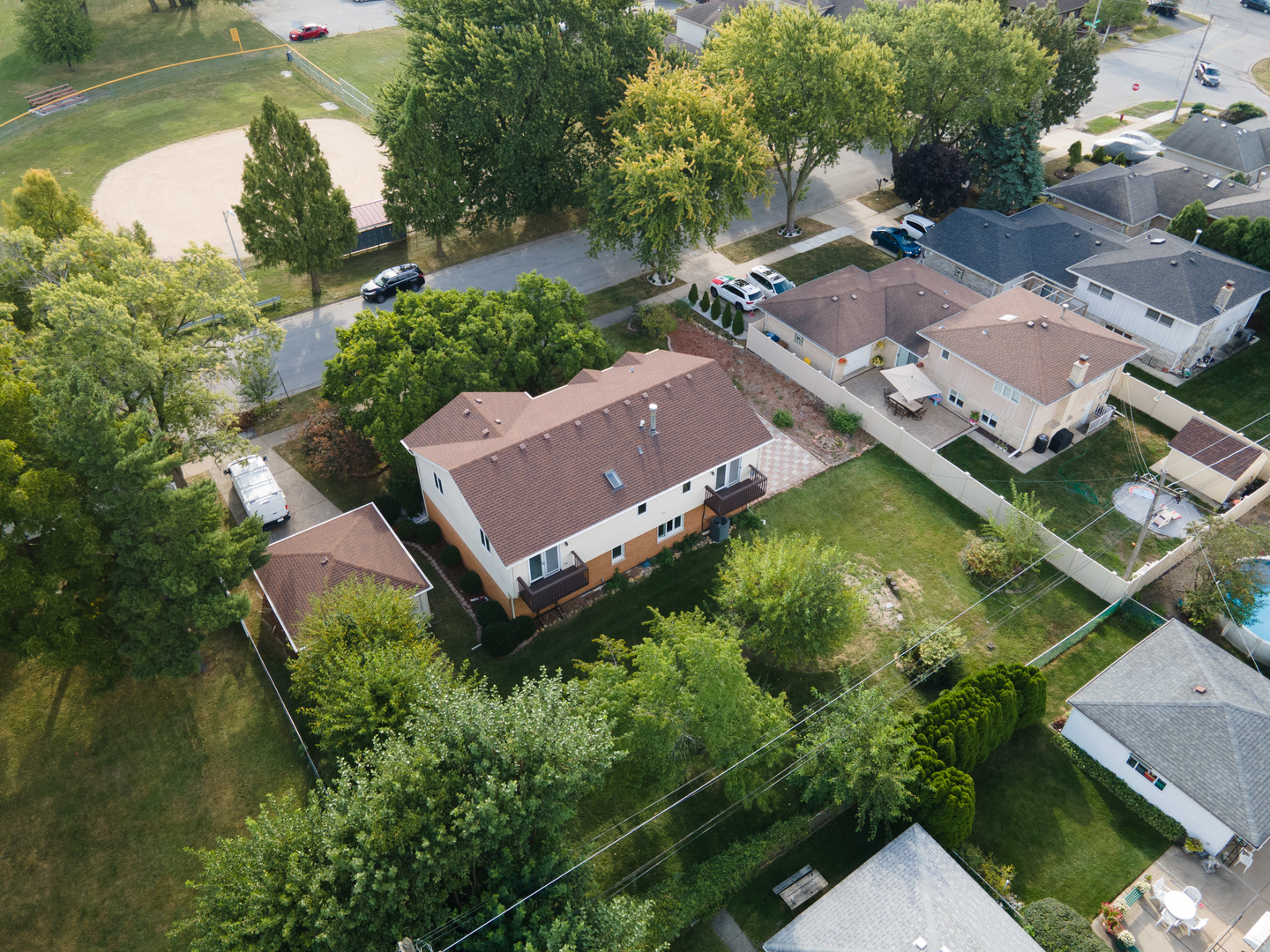 9414 S 69th Avenue, Oak Lawn, IL 60453