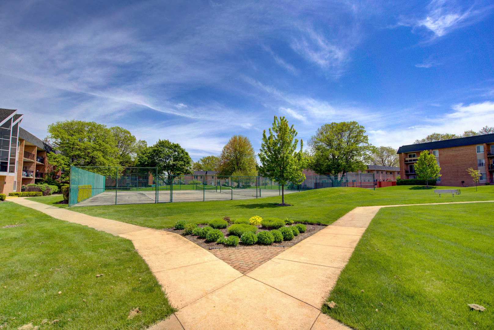 1052 N Mill Street #304, Naperville, IL 60563