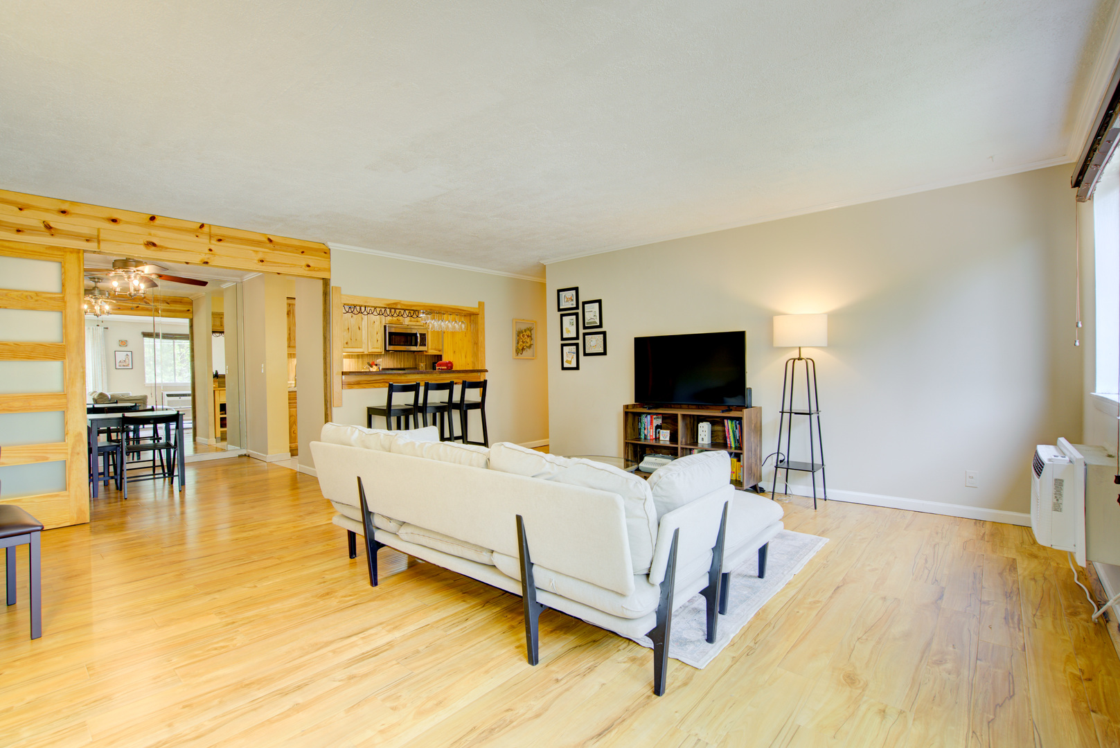 1052 N Mill Street #304, Naperville, IL 60563